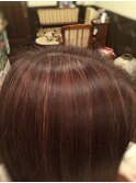 白髪ぼかしのハイライトを施したセミロングレイヤー