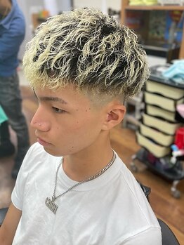 個性を磨くメンズカジュアル。骨格・髪質を見極めた似合わせカットが光る◇再現性高く、朝のセットも簡単◎