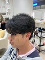 フェリーアヴェダハルミ(FEERIE AVEDA HARUMI) 刈り上げなしのハサミでつくる柔らかい質感のセンターパートです