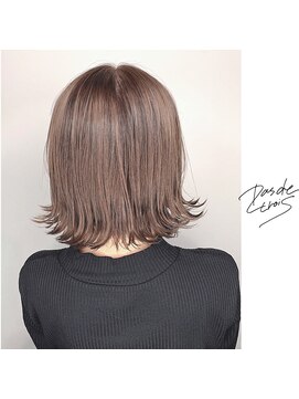 パドトロワ(Pas de trois) 新潟×ミルクティーベージュ×外ハネボブ