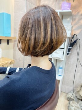 ミッシェル アフロート(michelle afloat) 20代30代40代50代トレンド前下がりボブもCカーブカット.東京目黒