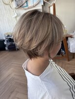 カナエ(CaNaE)&nbsp;ダブルカラーで透明感ベージュ