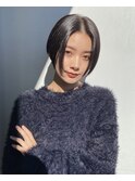 丸みショート前下がりセンターパートハンサムくびれショート