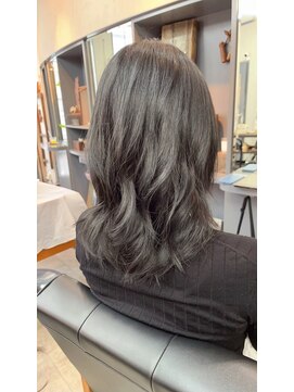 オト(oto) ツヤと揺れ感で魅せる、大人の美髪ロング/艶髪/透明感