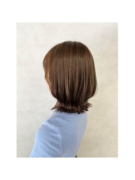 アース オーセンティック 越谷レイクタウン店(EARTH Authentic) レディースにおすすめのくびれヘア×オリーブベージュ