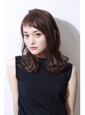 アッシュカラーのローレイヤースタイル