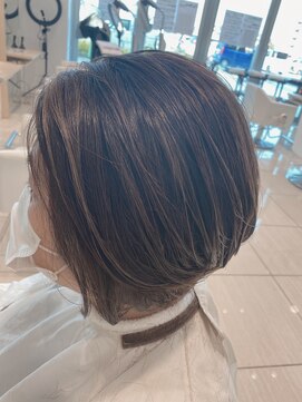 ゼル 桶川ベニバナウォーク店(ZELE) ハイライトショートボブ