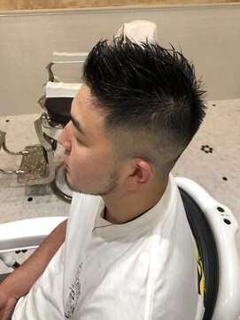 ルドローブラントオオサカ(LUDLOW BLUNT Osaka) 【LUDLOW BLUNT】髭シェービング もみあげフェードカット