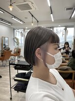 ルチナ 秦野(Lucina)&nbsp;ボブ/グレー×ペールラベンダー/インナーカラー