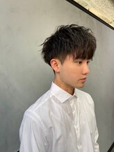 違いを楽しみたい方【ツイストパーマ】でエッジの効いたスタイルに【Men's salon REBECCA】