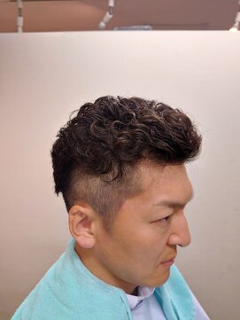 ヘアーカットデザインサロン スマッシュ 田町店(Hair cut design salon Smash) アップバング 宮城風パーマ ツーブロック フェード スラムダンク