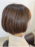 艶ボブ　ナチュラルハイライトカラー　ベージュ系