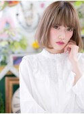 くすみベージュ内巻きワンカール前下がりボブc6戸頭20代30代40代