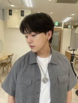 ハニー 町田(HONEY) 韓国風センターパート 襟足長め