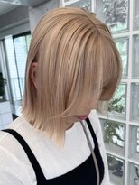 渋谷ブリーチカラータッセルボブ顔周りレイヤー切りっぱなしボブ