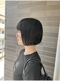 秋トレンド◎黒髪ミニボブ×ぱっつん前髪で韓国風