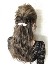 エフ(efu.)&nbsp;カールはしっかり♪パーティーハーフアップ