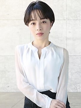 ヘアーアンジェ 伊達店(Hair ange) 【イルミナカラー×髪質改善TR】耳かけショートスタイル