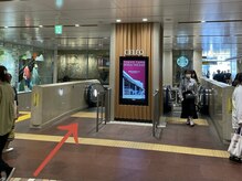 ☆エスカレーターを下へ降ります