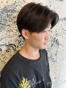 オーパスクリエ (OPUS CREER) 王道毛流れ前下がり2ブロック刈り上げセンターパート！！