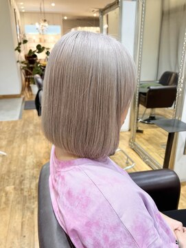 ルッツ(Lutz. hair design) ミルクティベージュ【千代田彩夏】