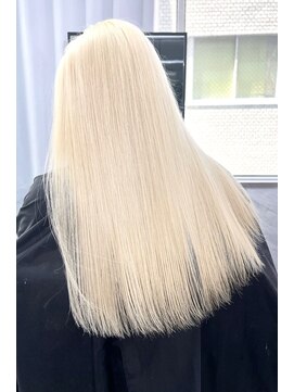 リア 大阪梅田(Ria) ～ホワイトブロンド～　【Ria 大阪 梅田】