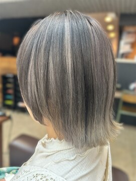 ラブリッシュ(LOVERICHE) 切りっぱなしウルフ×シルバー×アンブレラカラー【浜崎】