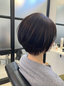 ファイブ ノーヴル カラット(5 Noble ct.) すっきり上品なショートボブ