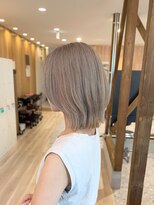 アヴァンス ジェイアール和歌山店(AVANCE.)&nbsp;派手髪×ハイトーン×ミルクティーベージュ×切りっぱなしボブ