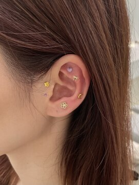 アールプラス 新宿(ar+) 【新宿駅/新宿三丁目/耳つぼジュエリー】