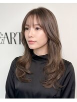 ハーツオオサカ(HE:ARTS OSAKA)&nbsp;アッシュベージュのミディアムレイヤースタイル