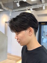エース(ACES)&nbsp;毛流れセンターパートニュアンスパーマフェザーパーマ刈り上げ