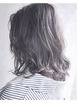 ヘアーアンドアトリエ マール(Hair&Atelier Marl) 【Marlお客様スタイル】ハイライトグレージュの抜け感セミディ