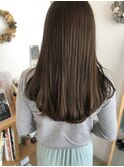 柔らかベージュのツヤツヤロング