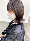 ダークグレージュカラー × 切りっぱなしボブ