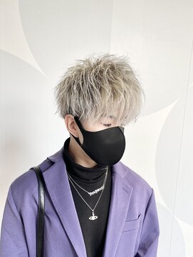 ブレイズ ザ サロン(BLAZE THE SALON) 透明感ハイトーンホワイトグレー刈り上げマッシュ【BLAZE 大庭】