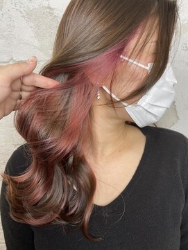 プライズ アイリス 池袋東口店(prize Iris) インナーカラーピンク10代20代11000円