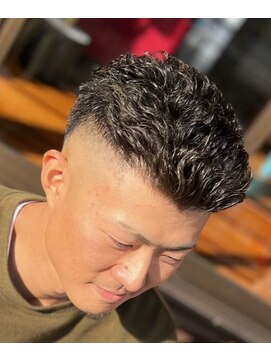 ピシャッとニ代目銀二郎 スキンフェードカット【広島/理容室/バーバー】