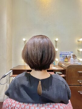 エルサフィロ ヨドヤバシ(el zafiro yodoyabashi) 【el zafiro yodoyabashi】ボブスタイル×白髪馴染ませカラー