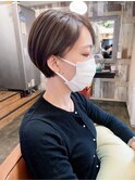ミニボブボブショート斜めバングプラチナベージュマニッシュボブ