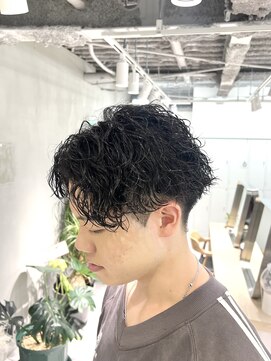 スイ 松戸(SUI) センターパート×ツイストスパイラル【松戸/メンズ】