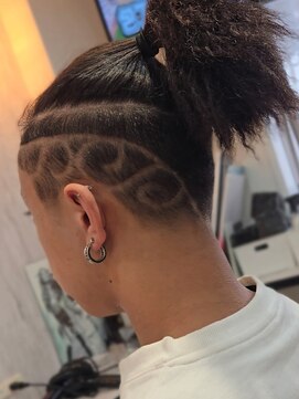 ラピス 名古屋駅前店(Lapis) ラインアート