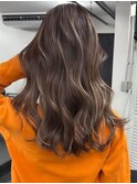 黒髪　ボブルフ　ネビージュ　小顔　ワンレン　スペインカール