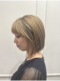 切りっぱなし前下がりストレートボブ