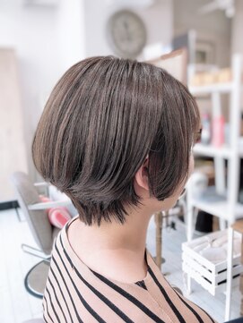 フローラビューティーヘアー(Flora Beauty Hair) ミニマムフレンチショート/20代/30代/40代/50代/岡山/表町