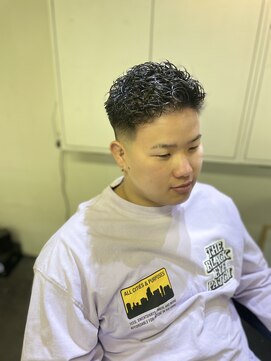 メリケンバーバーショップ フクオカ(MERICAN BARBERSHOP FUK) カーリーパーマスタイル
