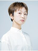 乾かすだけで決まるセンターパートショートヘアー