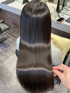 アイユー(ii+U) インスタ【toshishihair】髪質改善　艶髪　美髪