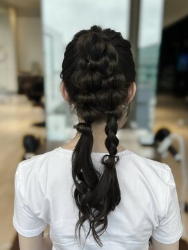 アフロート トウキョウ(AFLOAT TOKYO) 【高木美緒】モコモコポニーテール アレンジ