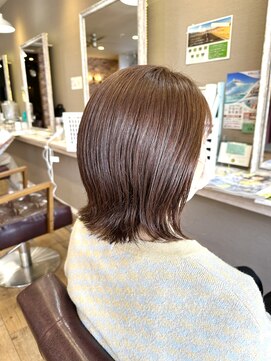 ヘアーメイクロージー 八軒店 (HAIR MAKE ROSY) ミディアムストレート外ハネボブ大人ショート切っぱなしボブ